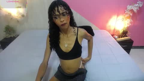 Snapshot of becky_lynch_102 chatting on 11-17-25, 05:19 becky_lynch_102 online show from 11-17-25, 05:19