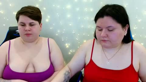 Snapshot of beckyandellen chatting on 04-23-26, 10:03 BeckyAndEllen online show from 04-23-26, 10:03