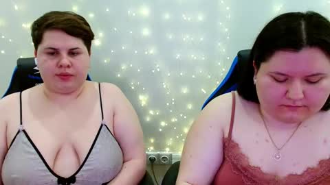 Snapshot of beckyandellen chatting on 04-29-26, 07:53 BeckyAndEllen online show from 04-29-26, 07:53