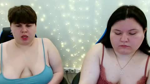 Snapshot of beckyandellen chatting on 05-06-26, 09:58 BeckyAndEllen online show from 05-06-26, 09:58