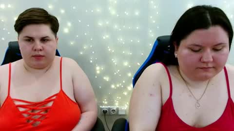Snapshot of beckyandellen chatting on 05-09-26, 07:30 BeckyAndEllen online show from 05-09-26, 07:30