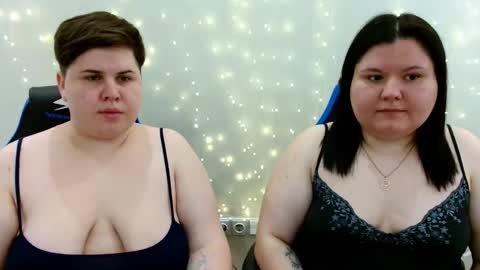 Snapshot of beckyandellen chatting on 05-14-26, 10:22 BeckyAndEllen online show from 05-14-26, 10:22