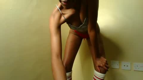 Snapshot of bee01hive chatting on 11-18-25, 11:59 bee01hive online show from 11-18-25, 11:59