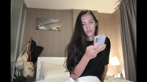 bee_thai online show from 04-19-26, 02:27