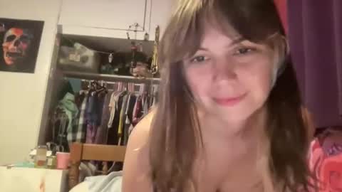 Snapshot of beebeebuzzzzzz chatting on 03-04-26, 07:36 beebeebuzzzzzz online show from 03-04-26, 07:36