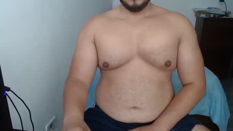 Snapshot of beefypecs_10 chatting on 02-10-26, 07:18 Criss2fer online show from 02-10-26, 07:18