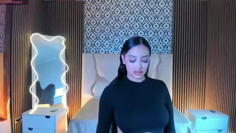 Snapshot of beella_tay1 chatting on 04-24-26, 11:56 BELLA online show from 04-24-26, 11:56