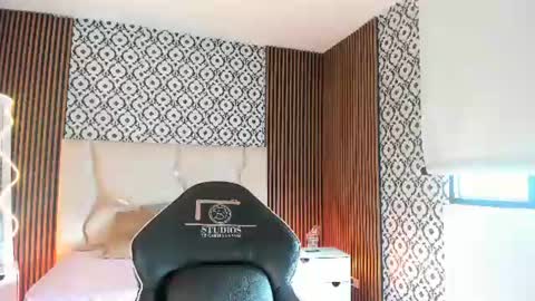 Snapshot of beella_tay1 chatting on 06-23-26, 12:58 BELLA online show from 06-23-26, 12:58