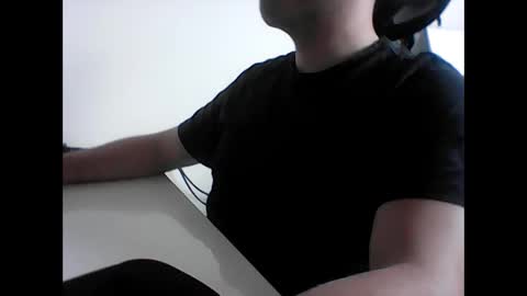 beenee3 online show from 05-15-26, 06:20