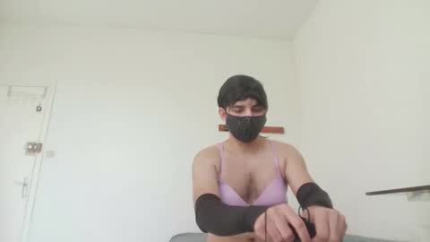 Snapshot of beenishcrossdresser chatting on 12-16-25, 02:22 beenishcrossdresser online show from 12-16-25, 02:22