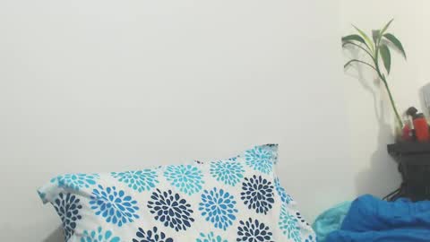 Snapshot of beentage chatting on 10-31-25, 06:25 Alex online show from 10-31-25, 06:25