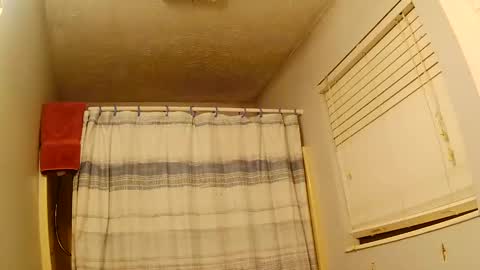 Snapshot of beercanthickness chatting on 10-20-25, 11:05 Dunkindaddy online show from 10-20-25, 11:05