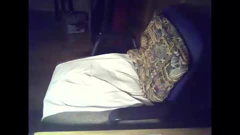 Snapshot of bekklove1 chatting on 01-17-25, 04:04 bekklove1 online show from 01-17-25, 04:04