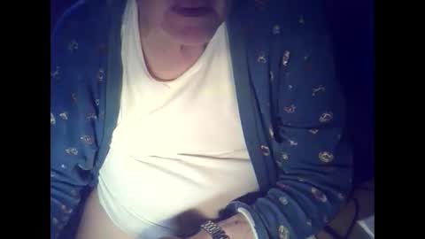 Snapshot of bekklove1 chatting on 03-10-25, 10:48 bekklove1 online show from 03-10-25, 10:48