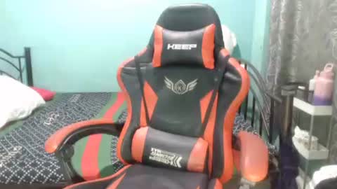 Snapshot of belalicious chatting on 11-13-25, 11:25 Tezza online show from 11-13-25, 11:25