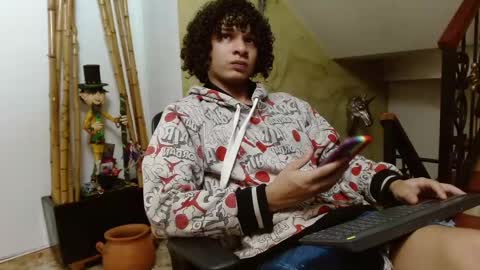 independent model online show from 12-12-24, 07:19