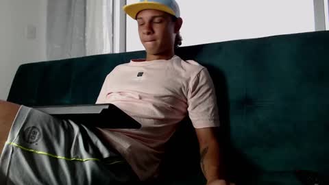 independent model online show from 01-28-25, 10:45