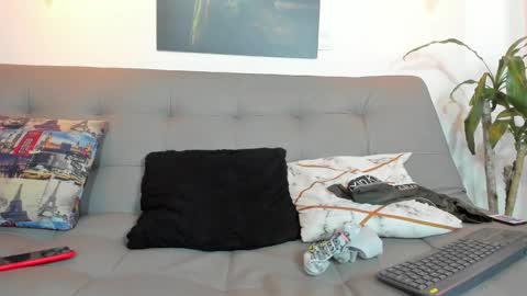 independent model online show from 03-10-25, 10:55