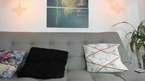 independent model online show from 03-11-25, 09:26