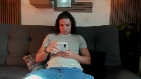 independent model online show from 10-19-25, 09:48