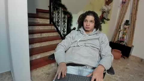 Snapshot of belamiramil chatting on 12-20-25, 08:10 independent model online show from 12-20-25, 08:10