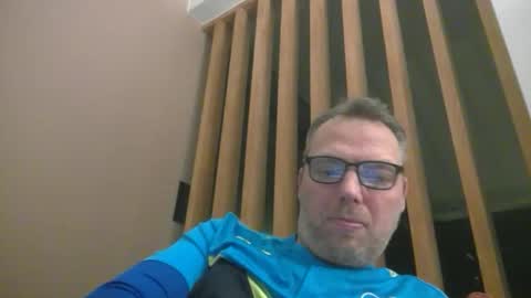 Snapshot of belgianordenary chatting on 12-14-25, 10:58 belgianordenary online show from 12-14-25, 10:58