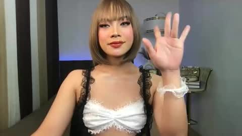 Snapshot of belinda_exploder chatting on 03-23-26, 12:31 belinda online show from 03-23-26, 12:31