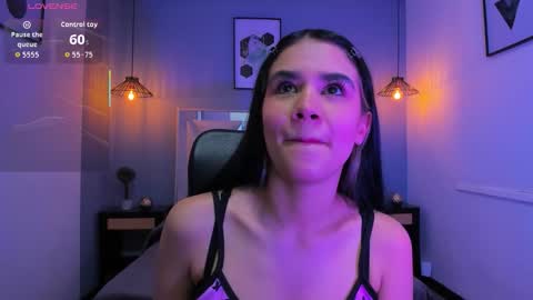 Snapshot of bell_marinny chatting on 12-14-25, 03:01 Bell online show from 12-14-25, 03:01