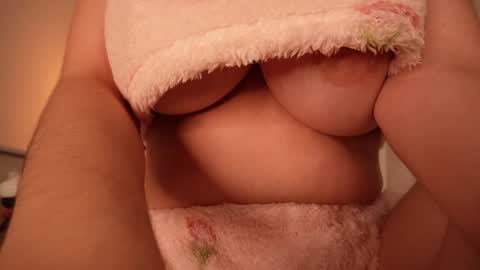 isabella online show from 12-03-25, 10:52