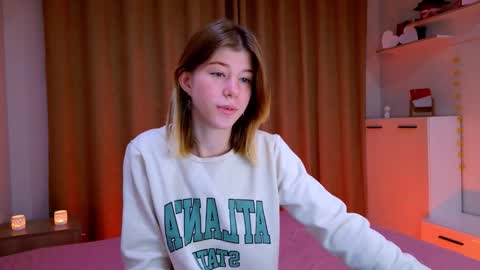 Snapshot of bella_amoury chatting on 11-08-25, 03:01 Bella online show from 11-08-25, 03:01