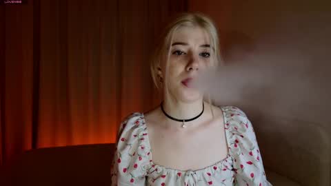 Snapshot of bella_amoury chatting on 05-10-26, 03:17 Bella online show from 05-10-26, 03:17