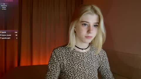 Snapshot of bella_amoury chatting on 05-11-26, 05:10 Bella online show from 05-11-26, 05:10