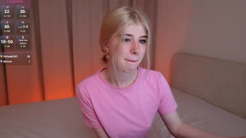 Snapshot of bella_amoury chatting on 06-12-26, 06:07 Bella online show from 06-12-26, 06:07