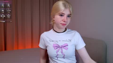 Snapshot of bella_amoury chatting on 07-13-26, 08:11 Bella online show from 07-13-26, 08:11