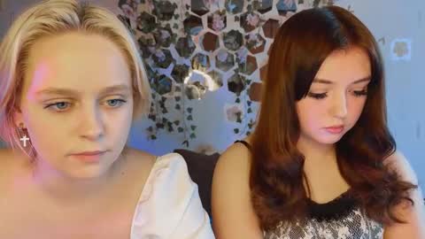 Snapshot of bella_and_alice chatting on 09-17-25, 01:13 bella_and_alice online show from 09-17-25, 01:13