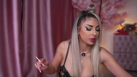 Snapshot of bella_blonda chatting on 05-02-26, 10:15 Emma Bella online show from 05-02-26, 10:15