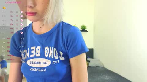 Snapshot of bella_boni chatting on 12-16-25, 07:13 Sofia online show from 12-16-25, 07:13