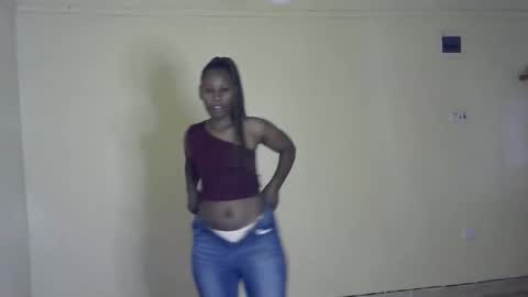 Snapshot of bella_c8 chatting on 10-31-25, 03:24 bella_c8 online show from 10-31-25, 03:24