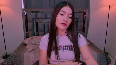 Snapshot of bella_clark2 chatting on 06-04-26, 02:56 Bella online show from 06-04-26, 02:56