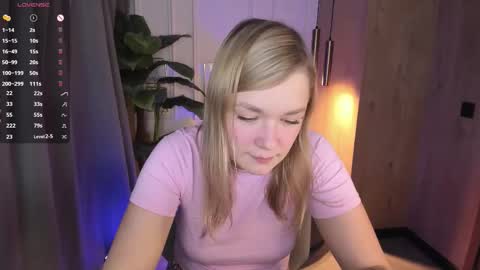 Bella online show from 09-23-25, 10:18