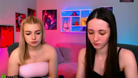 Snapshot of bella_dorn chatting on 05-24-26, 09:25 Bella online show from 05-24-26, 09:25