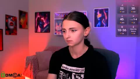 Snapshot of bella_dorn chatting on 06-13-26, 07:34 Bella online show from 06-13-26, 07:34