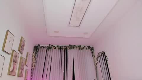 Snapshot of bella_es chatting on 02-20-25, 11:54 Onlyfans isa bella 23 online show from 02-20-25, 11:54