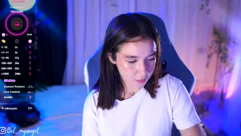 Snapshot of bella_franco chatting on 05-05-26, 05:54 In instagran bel myangel online show from 05-05-26, 05:54