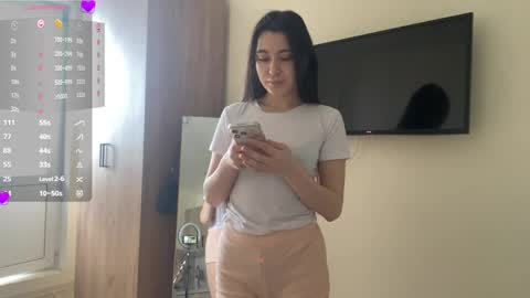 Snapshot of bella_gasp chatting on 05-12-26, 05:04 Jane online show from 05-12-26, 05:04