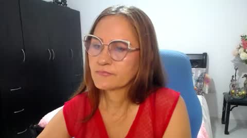 Snapshot of bella_ghisell chatting on 06-20-26, 12:14 Bella online show from 06-20-26, 12:14