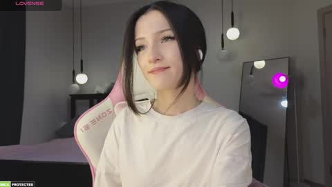 Bella next stream December 2 at 9pm gmt online show from 09-20-25, 03:29