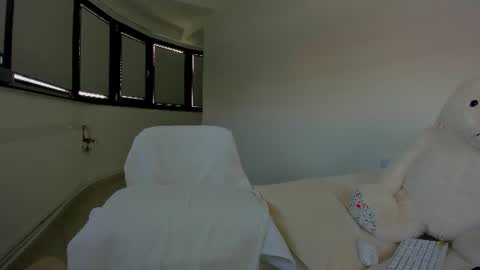 Snapshot of bella_hot77 chatting on 06-21-26, 09:34 Anna online show from 06-21-26, 09:34