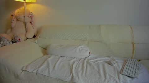 Snapshot of bella_hot77 chatting on 07-24-26, 11:19 Anna online show from 07-24-26, 11:19