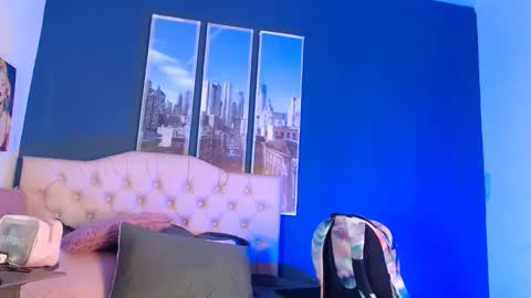 Snapshot of bella_lr chatting on 05-09-26, 02:00 Valentina online show from 05-09-26, 02:00